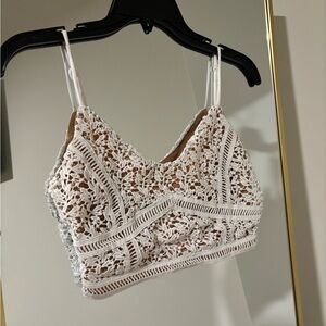 Kendall&Kylie lace crop top